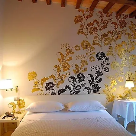 La Corte Frühstückspension 4*